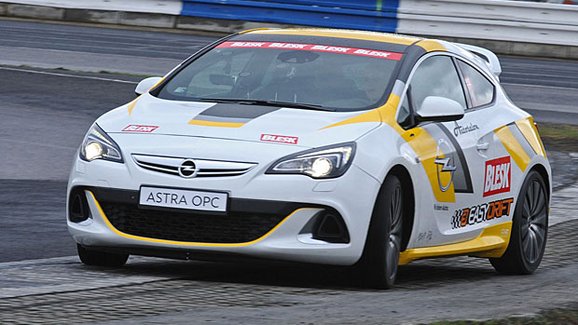 Soutěž v driftování, 8. kolo: Vítěz získá Opel Astra OPC