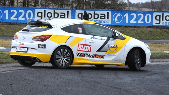 Soutěž v driftování, 9. kolo: Vítěz získá Opel Astra OPC