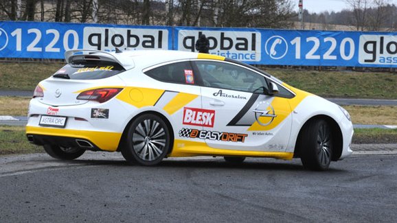 Soutěž v driftování, 12. kolo: Vítěz získá Opel Astra OPC