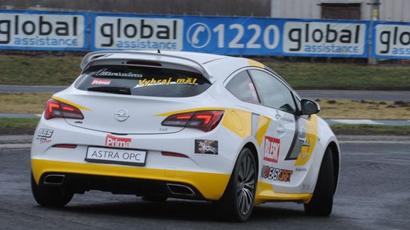 Soutěž v driftování, 14. kolo: Vítěz získá Opel Astra OPC