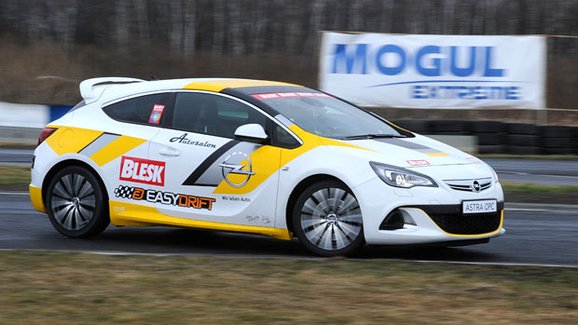 Soutěž v driftování, 17. kolo: Vítěz získá Opel Astra OPC