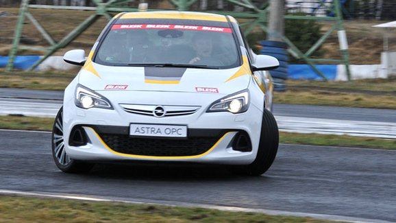 Soutěž v driftování, 18. kolo: Vítěz získá Opel Astra OPC