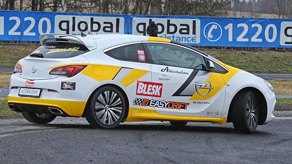 Soutěž v driftování, 22. kolo: Vítěz získá Opel Astra OPC