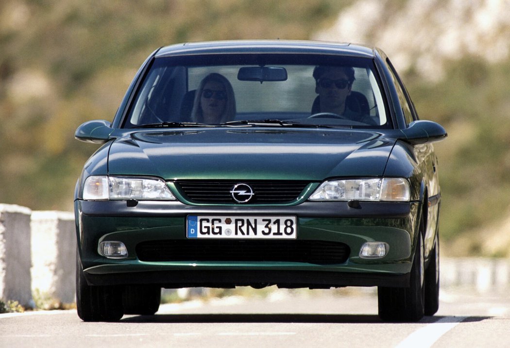 Opel Vectra CD sedan (1995)