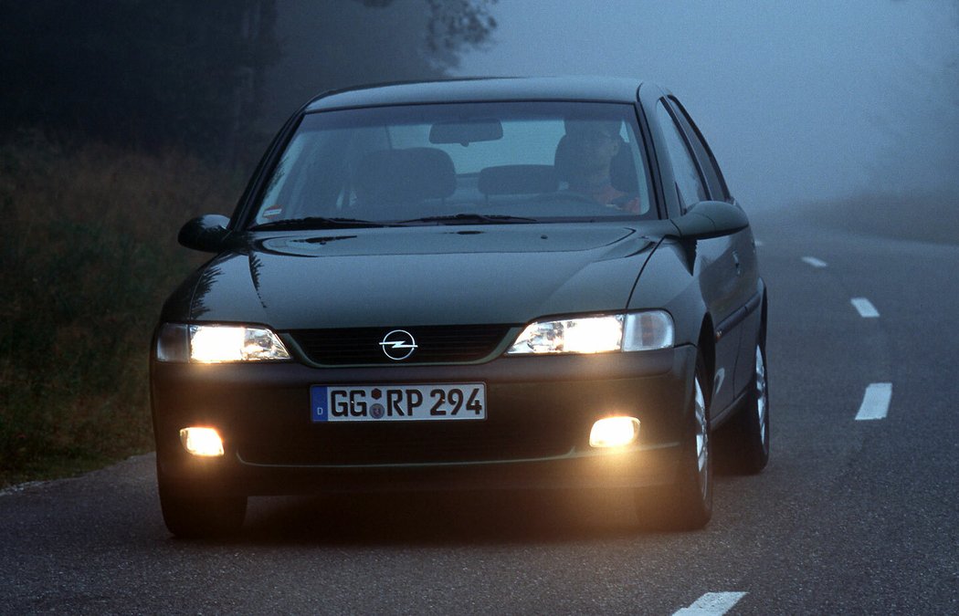 Opel Vectra CD sedan (1995)