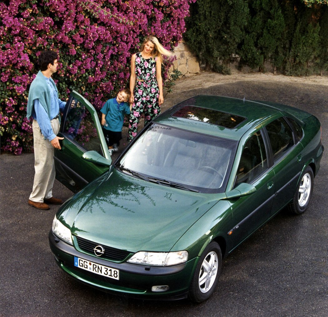 Opel Vectra CD sedan (1995)