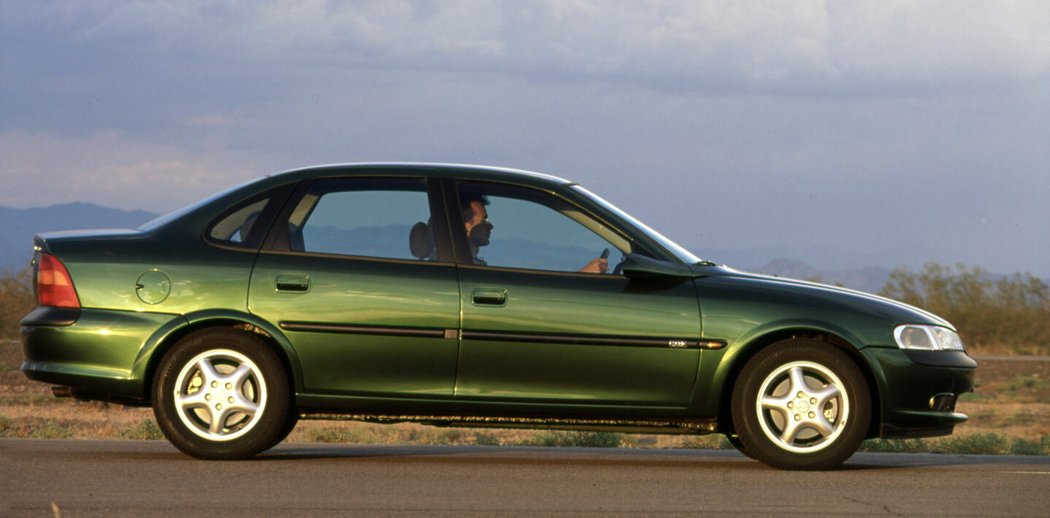 Opel Vectra CDX sedan (1995)