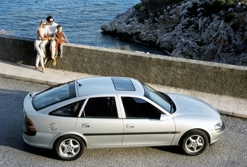 Opel Vectra hatchback (1995)