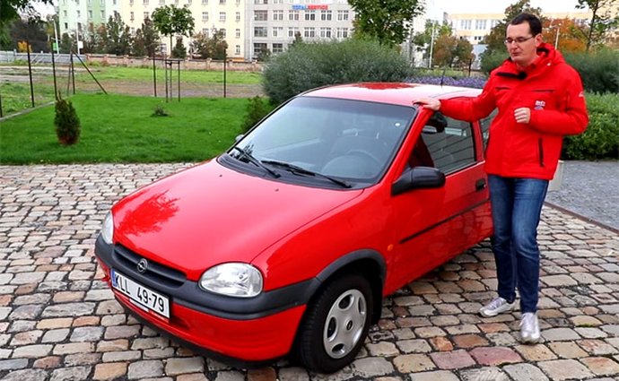 Opel Corsa B: Tohle auto kdysi změnilo český trh. Našli jsme raritně zachovalý kus!