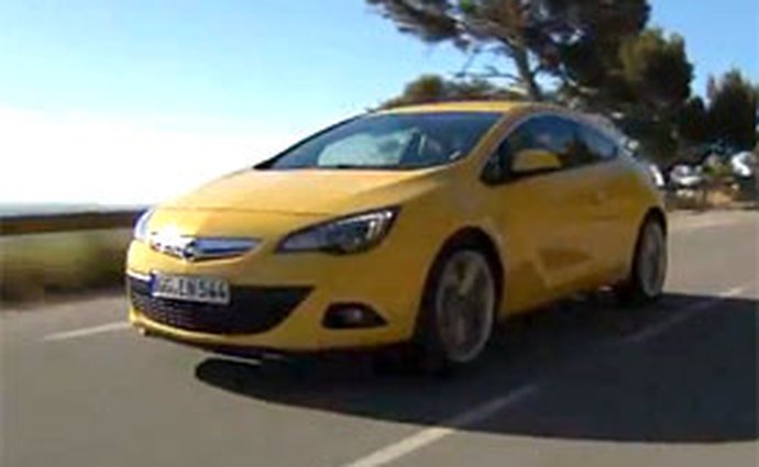 Video: Opel Astra GTC – Sériová podoba třídveřové karoserie