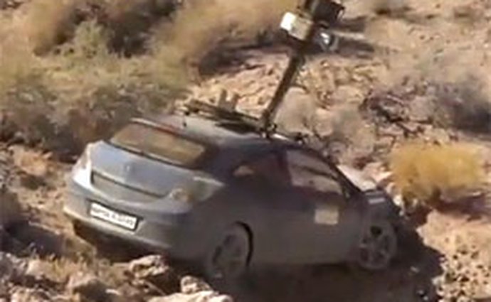 Video: Nabouraný vůz projektu Google Maps Street View v divočině