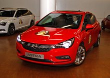 Evropským Autem roku 2016 je Opel Astra, ceremoniál jsme sledovali živě