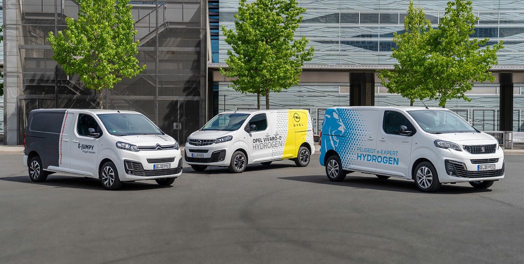 Citroën e-Jumpy Hydrogen, Opel Vivaro-e Hydrogen a Peugeot Expert-e Hydrogen. Užitkové modely tvoří asi pětinu odbytu Peugeotu v Evropě.