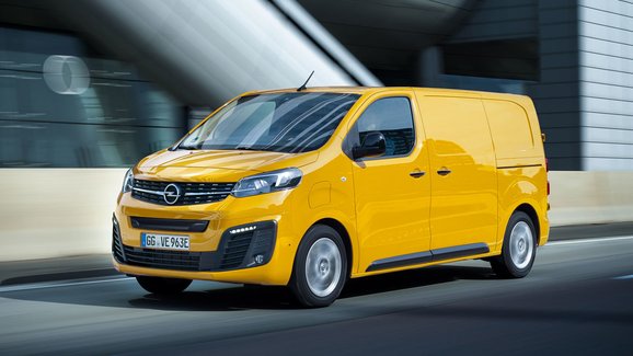 Také Opel pracuje na vodíkové dodávce. Prodávat se začne ještě letos