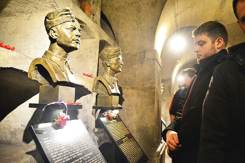 Pražané nahlédli do krypty kostela svatých Cyrila a Metoděje.