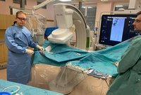 Unikátní operace v Ostravě: Muži hrozila amputace, nohu mu zachránili přes zápěstí!