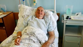 Václav (74) se kvůli covidu dočkal operace kyčle až po roce: Bolesti se horšily