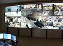 V operačním sále je na monitorovací stěně vidět aktuální situace na řadě míst ve městě