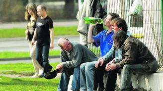 Žádný alkohol na veřejnosti. Praha zdvojnásobí počet míst se zákazem popíjení