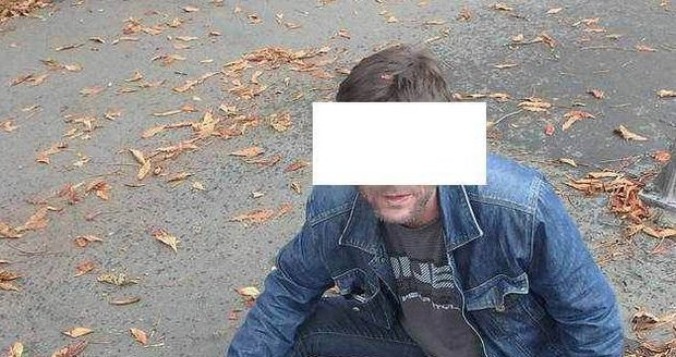 „Autem jsem sice jel, ale jen jako stopař,“ snažil se v Kuřimi policistům namluvit muž (36) s 3,2 promile alkoholu. (Ilustrační foto)