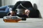 Česko je země, ve které pití alkoholu neodmyslitelně patří ke společenskému životu, a abstinovat je tedy poměrně složité.