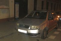 Všechno špatně: Opilý cizinec bez řidičáku kočíroval po Brně kradený auťák