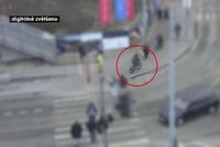 Ochmelka na kole si to štrikoval Brnem: Nadýchal tři a půl promile