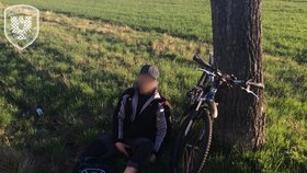 Opilý cyklista (42) ohrožoval sebe i ostatní účastníky silničního provozu. Nadýchal téměř tři promile.