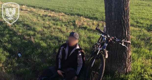 Opilý cyklista (42) ohrožoval sebe i ostatní účastníky silničního provozu. Nadýchal téměř tři promile.