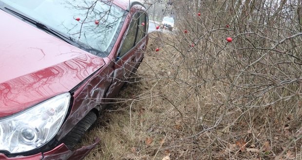 Se dvěma a půl promile se pokoušel řídit auto muž (50) z Brněnska. Jeho jízda skončila po 50 metrech. Ilustrační foto.