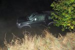 Opilý řidič s 2 promile zaparkoval v sobotu večer na Boskovicku v rybníce.