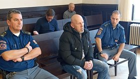 Miroslav Kopačka (53) šílenou jízdou ohrozil řadu chodců i své dvě děti. Za obecné ohrožení půjde na 4,5 roku do vězení.