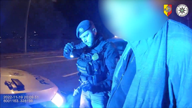 Opilého a ozbrojeného řidiče zadrželi policisté 19. listopadu v centru Prahy.