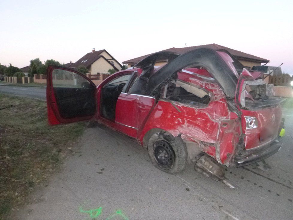 Opilý řidič narazil autem do rodinného domu v Malešovicích na Brněnsku.