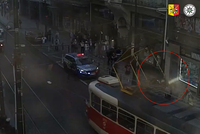 Pech cizince (31) v centru Prahy: Chtěl prodat kradený notebook, místo peněz obdržel želízka