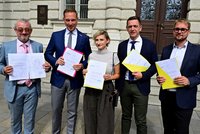 „Nezřízené zadlužování Česka!“ Opozice žene zákon o rozpočtové odpovědnosti k Ústavnímu soudu
