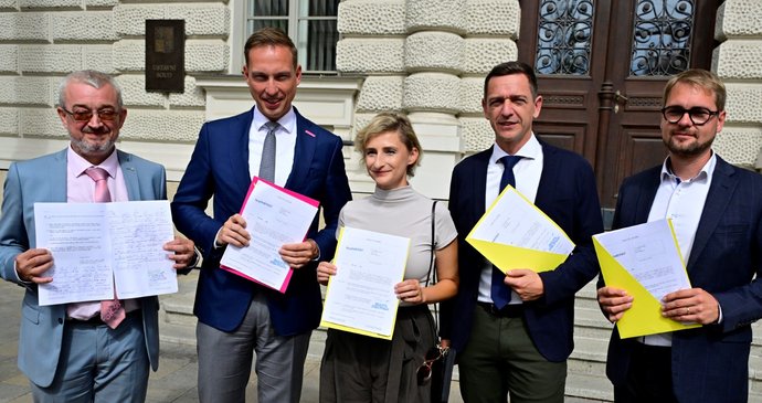 Opoziční představitelé podali k Ústavnímu soudu žádost ohledně zákona o rozpočtové odpovědnosti (4.9.2026)