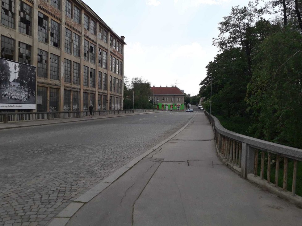 Opravy se dotknou i dvou mostů na Fryčajově ulici v Brně-Obřanech. Kraj uvolní 29 milionů.