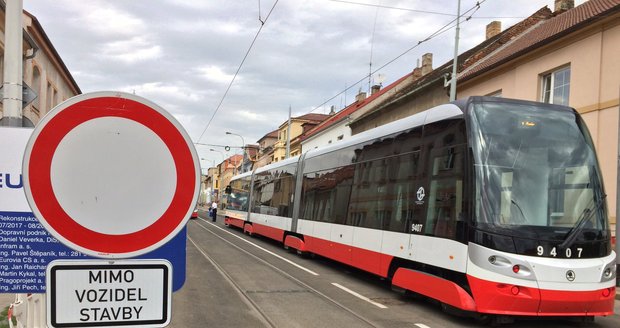 O víkendu končí rekonstrukce tramvajové trati v Kobylisích mezi vozovnou a křižovatkou ulic Klapkova - Březiněveská.