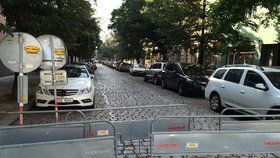 Oprava Belgické ulice dál pokračuje.