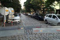 Začíná třetí etapa oprav Belgické a Varšavské ulice v Praze 2. Kudy neprojedete?