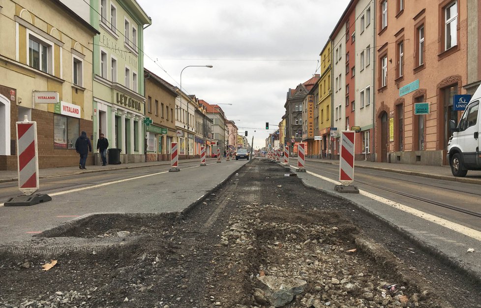 Začala oprava Slovanské ulice v Plzni, potrvá do jara příštího roku.