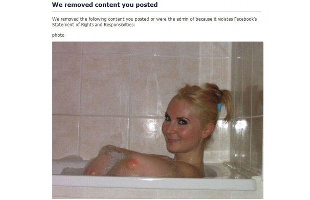 Kvůli téhle fotce se administrátoři Facebooku museli omluvit. Viděli v ní blondýnu, nestydatě vystavující své vnady