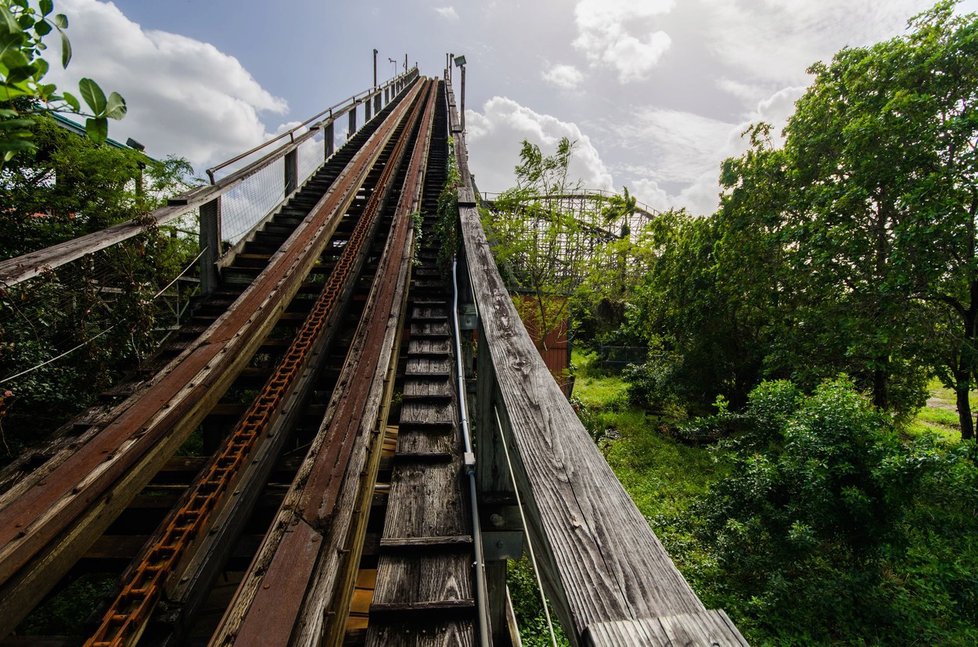 Opuštěný zábavní park Boomers! na Floridě