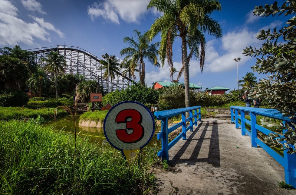 Opuštěný zábavní park Boomers! na Floridě