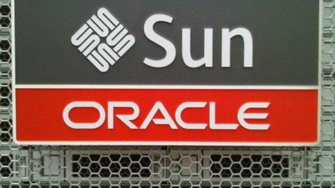 Oracle kupuje firmu RightNow za 1,43 miliardy dolarů a výrazně tak posiluje portfolio svých cloudových služeb.