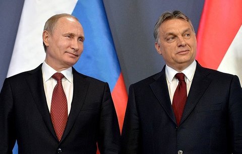 Experti: V4 je mrtvá, Orbán stále izolovanější a v rukách Moskvy. A 7 faktů o maďarském vůdci