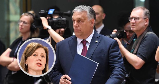 Další bič Jourové na Orbána: Zabrání mu EU v podřizování médií?