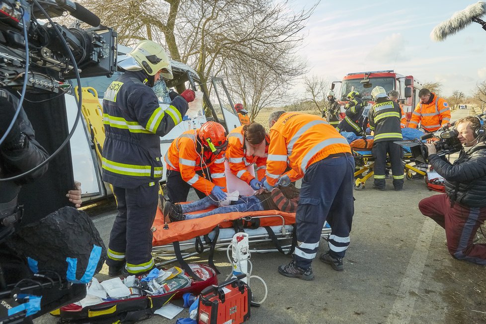 Nehoda autobusu v Ordinaci v růžové zahradě 2