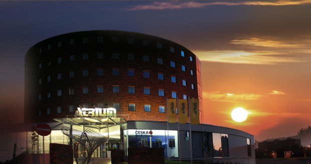 OREA Hotel Atrium je dominantou Otrokovic a svou architekturou navazuje na baťovskou éru.